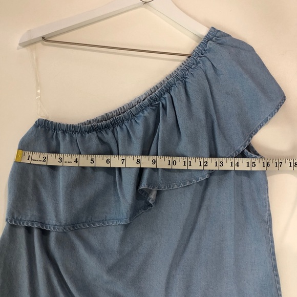 7 For All Mankind One Shoulder Ruffle Chambray Top - Picture 4 of 7